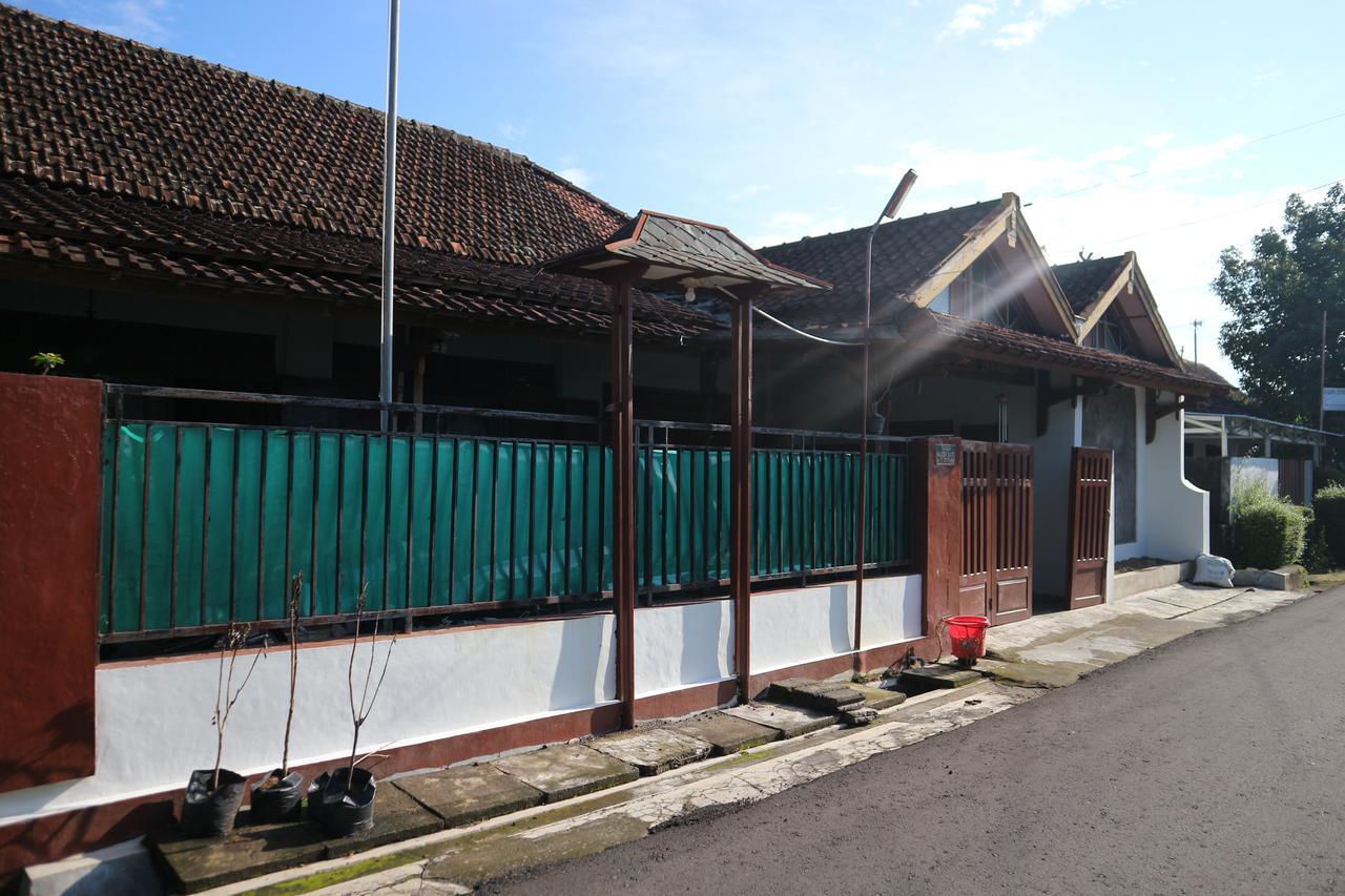 Kembar Guesthouse ジョグジャカルタ エクステリア 写真
